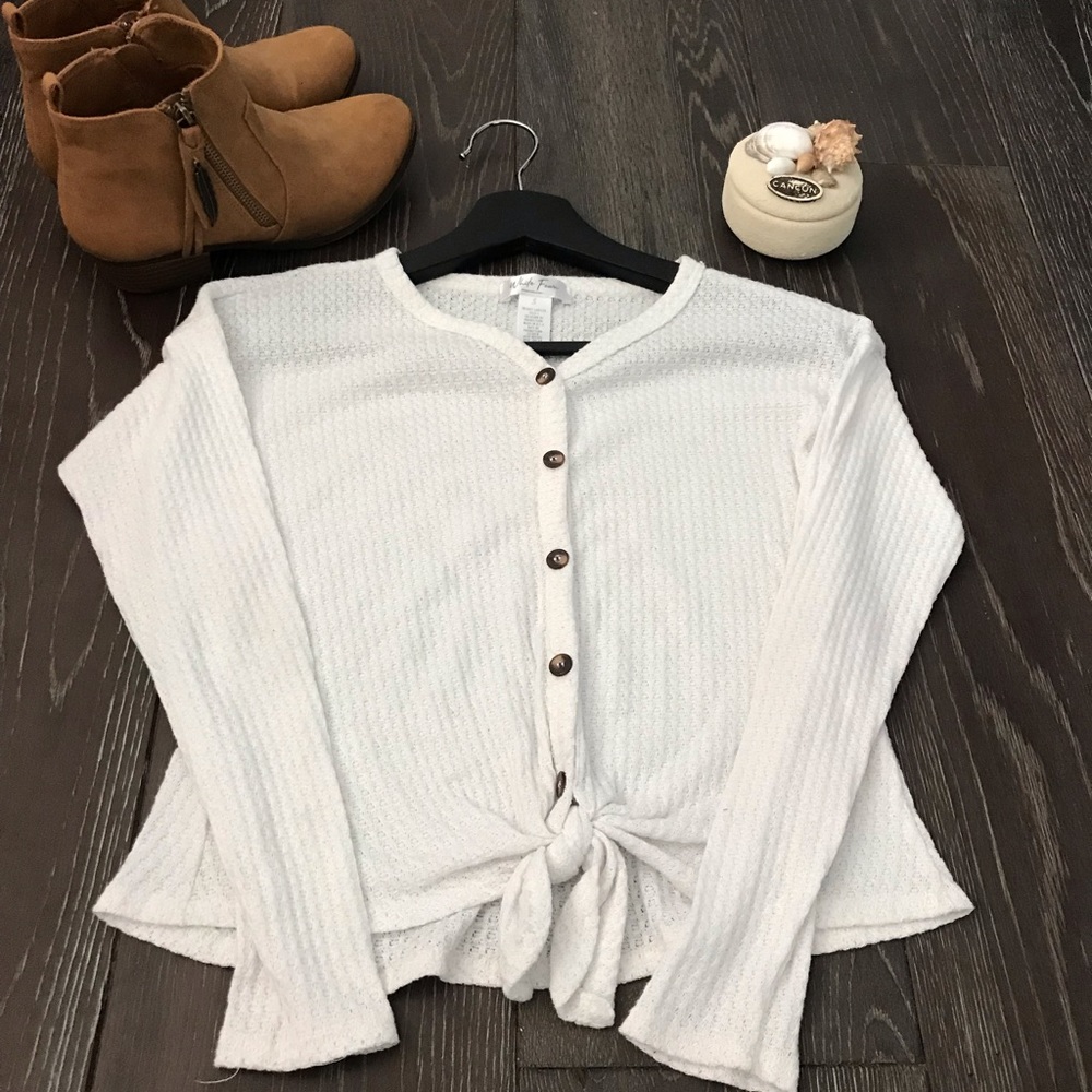 White Button Down Long Sleeve Blouse✨🐬